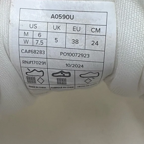 Alo Yoga Women’s sz 7.5 White Cushioned Mid Soles Tennis Sneaker - Picture 8 of 11